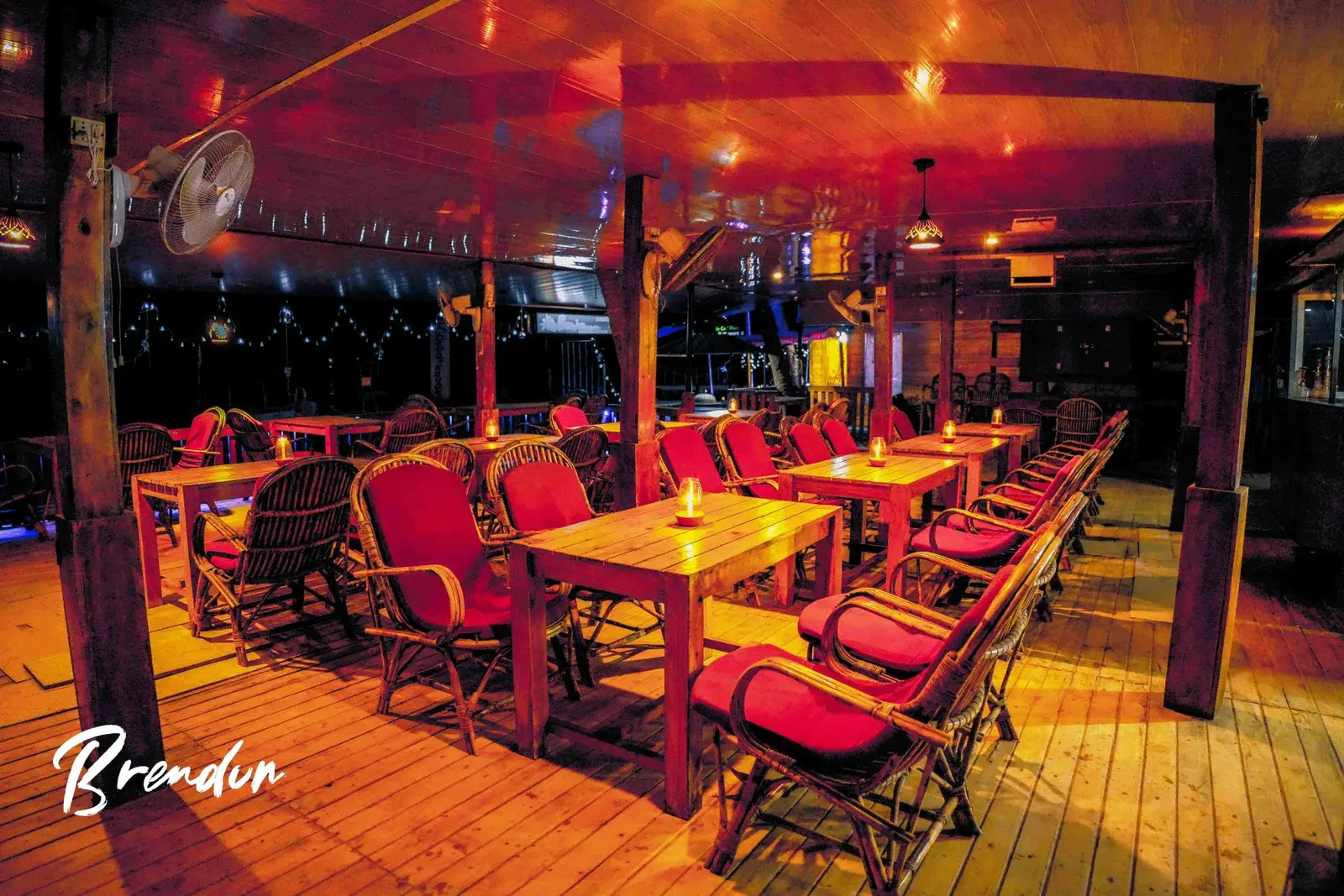 Brendon's Beach Homes, Pub & Restaurant